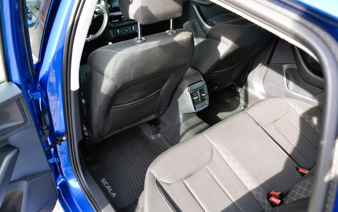 Skoda Scala cena 51000 przebieg: 133900, rok produkcji 2020 z Luboń małe 352